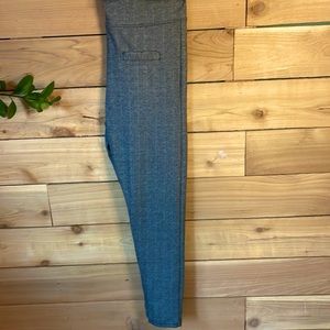 Black and whit pants